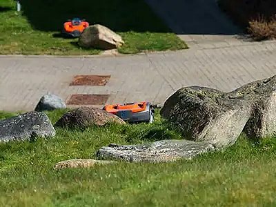 Lej robot plæneklipper til bakker,